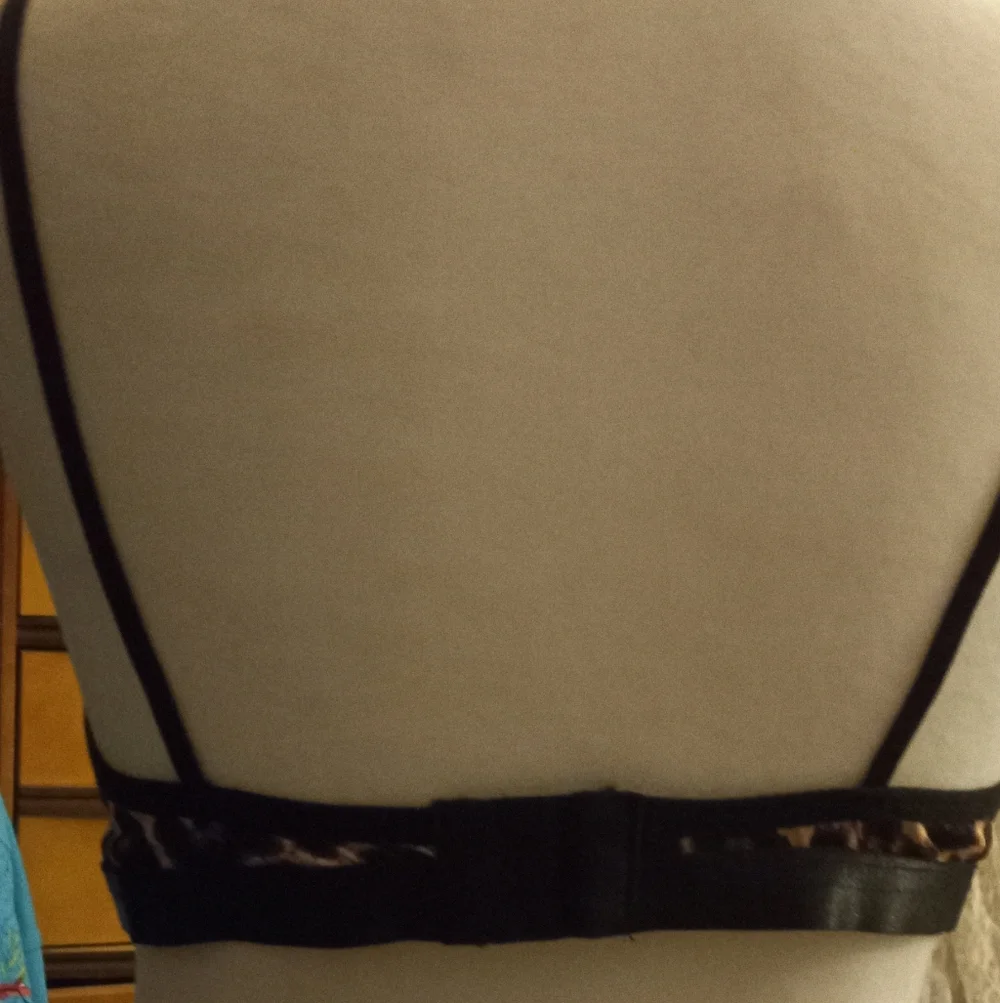 New,2pc leopard lingerie sleepwear bralette heart ring detail,string panty sizem - Picture 5 of 10